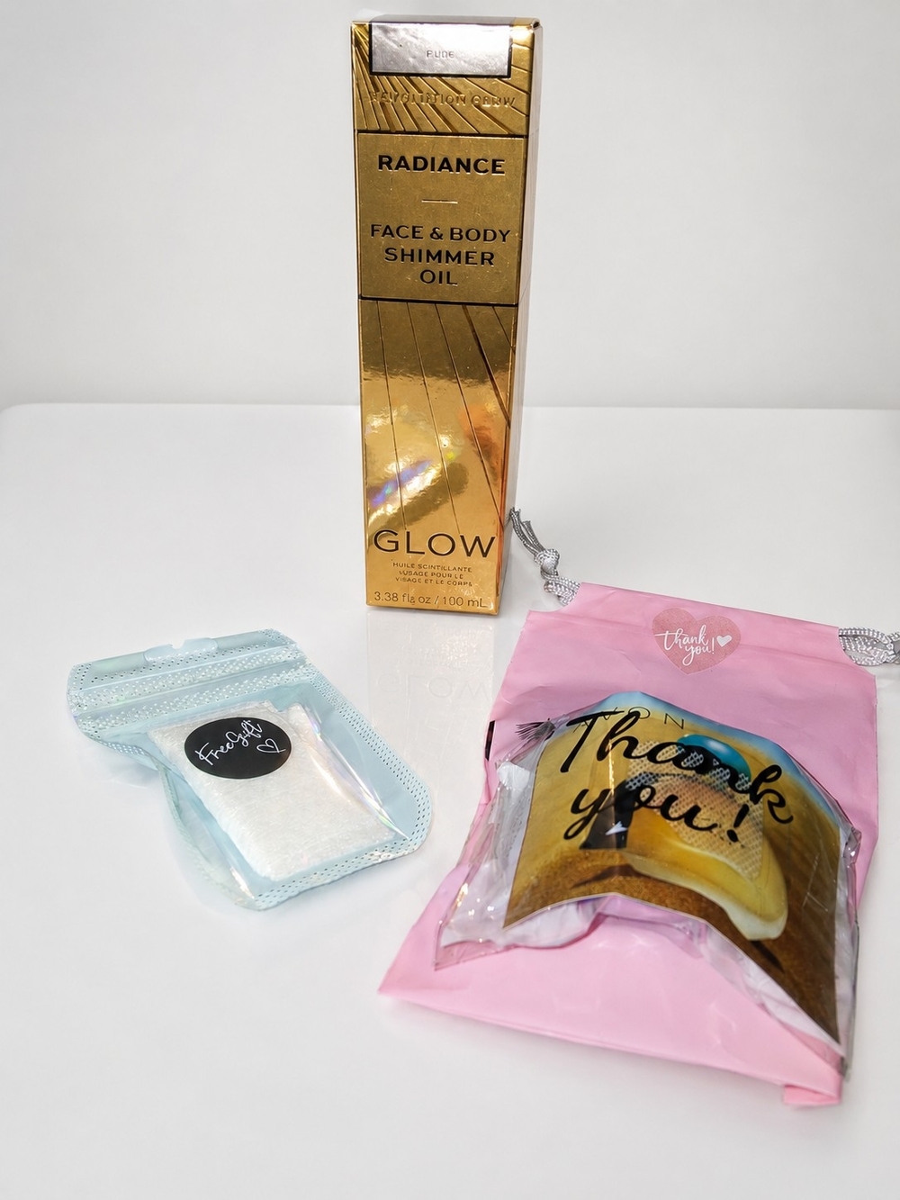 Revolution Gold Face Body Shimmer Oil - Picture 4 of 4